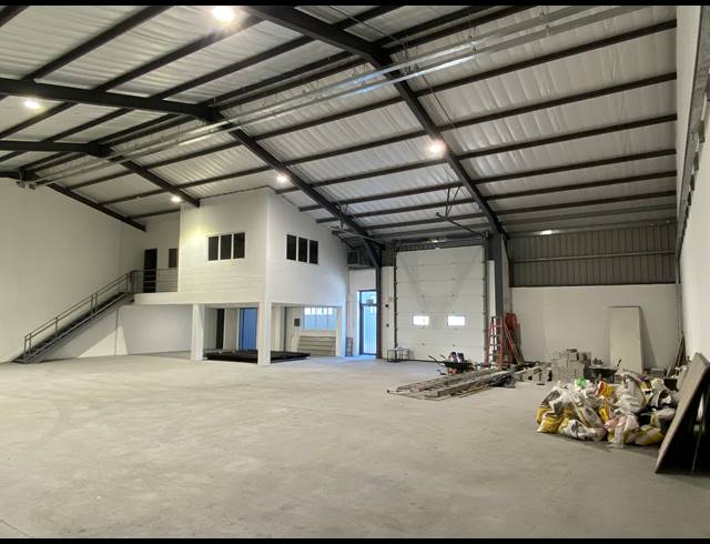 444M² WAREHOUSE TO LET IN TOKAI